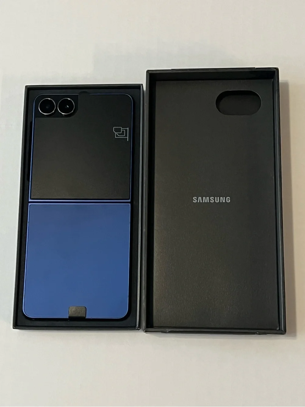 Samsung Galaxy Z Flip7 F766 512GB DUAL SIM Global Factory Unlocked GSM Blue New